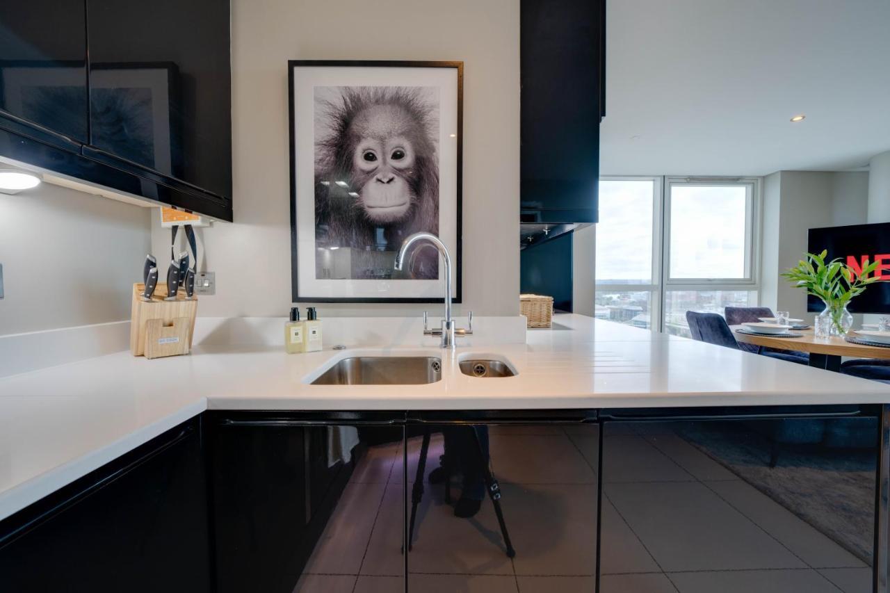 Tallest Building In The Centre Sleeps 5 Incredible Mountain And Lagan Views Apartment