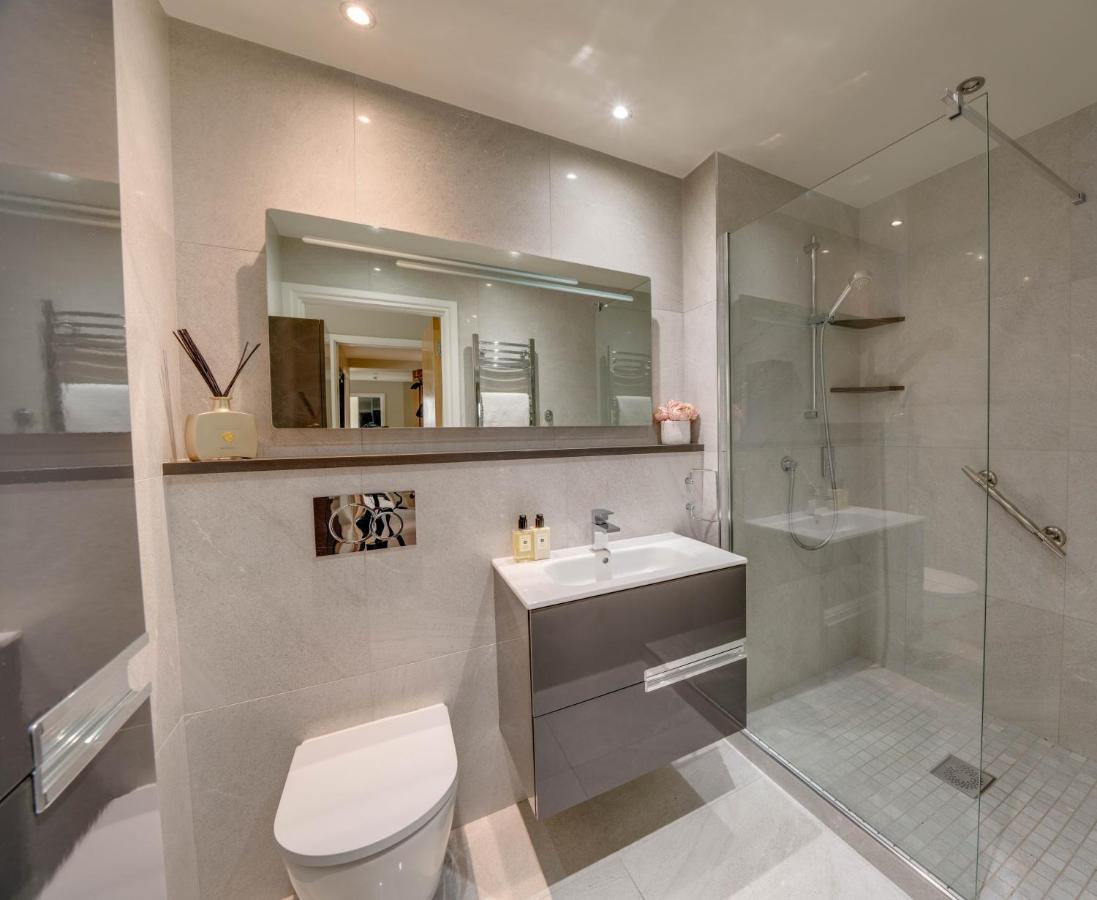 Tallest Building In The Centre Sleeps 5 Incredible Mountain And Lagan Views Apartment *